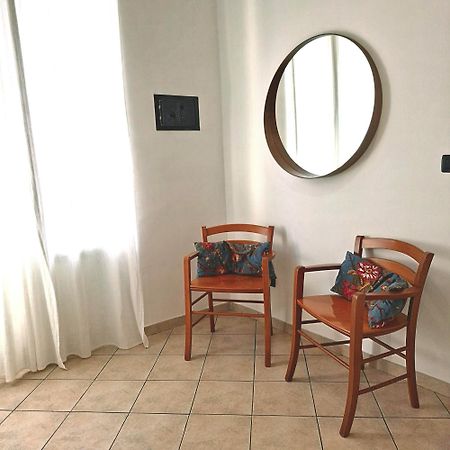 La Terrazza Apartment,A 50 Mt Dal Mare فاراتسي المظهر الخارجي الصورة